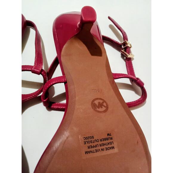 Michael Kors Women's Tasha T- Strap Sandals Rasberry Gold Tone Hardware Size 7 - Picture 9 of 10